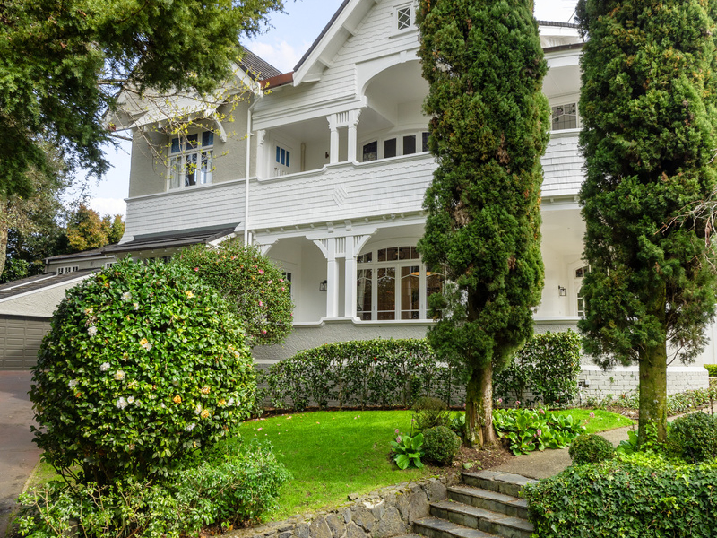 NZCB VOL9 06 171 Gillies Avenue Peter Grant 664 1600 15