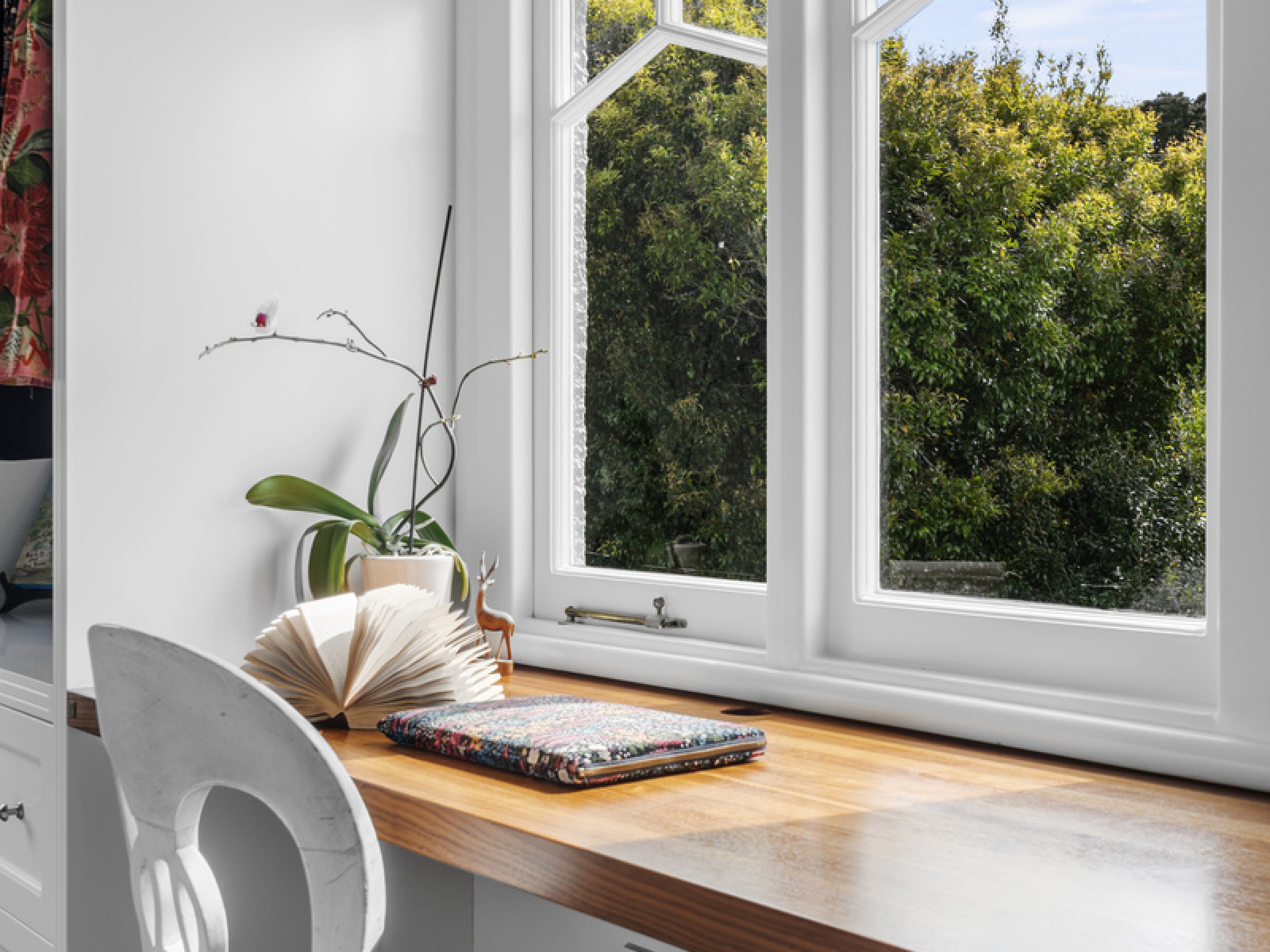 NZCB VOL9 06 171 Gillies Avenue Peter Grant 664 1600 6